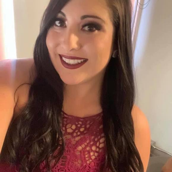 Meet your Posher, Alyssa - Picture 1 of 1